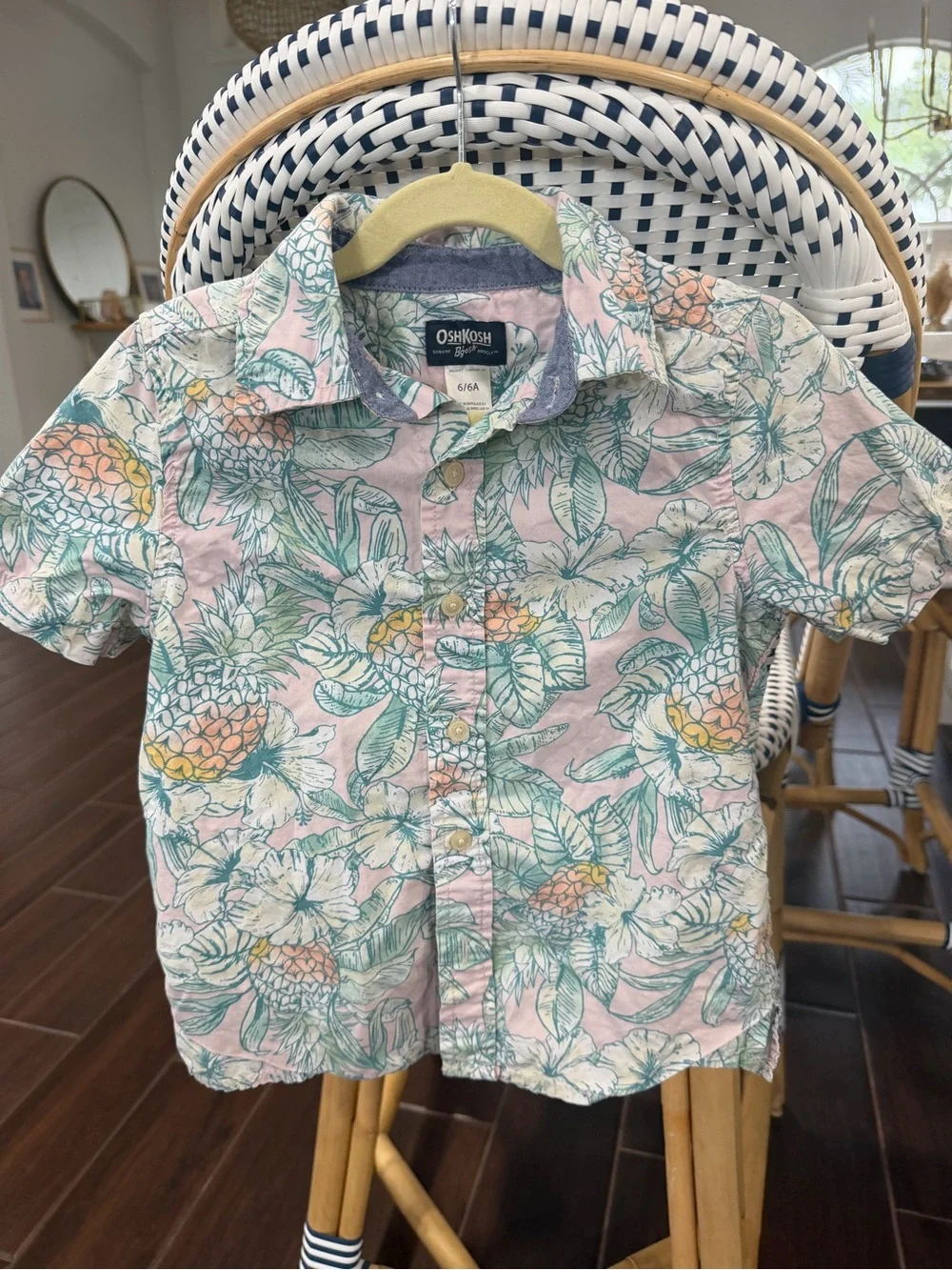 OshKosh B'gosh Boys Tropical Pineapple Hibiscus Button Down Shirt Size 6 / 6A